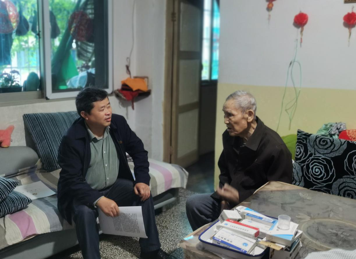 医药公司党支部向九旬离休老党员宣讲 省第十三次党代会精神_黔东南州jbo竞博集团