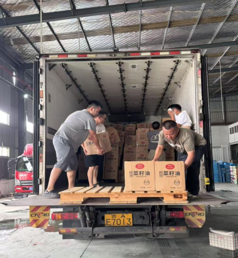 州jbo竞博集团凯欣公司党员主干同心协力 物资调配显继续_黔东南州jbo竞博集团