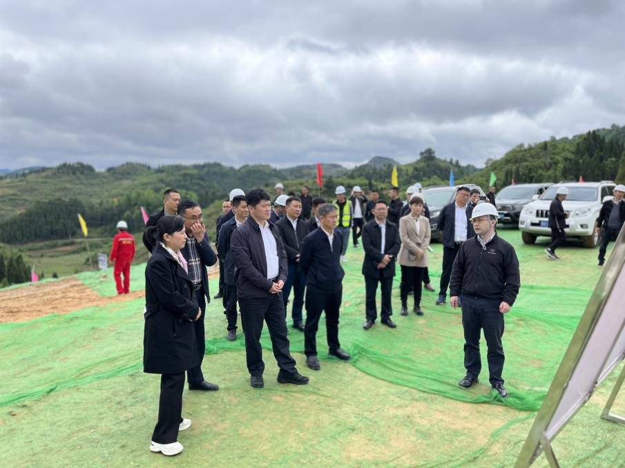 州政府常务副州长胡志峰莅临岑巩县自然气管网项目建设现场调研指导事情_黔东南州jbo竞博集团