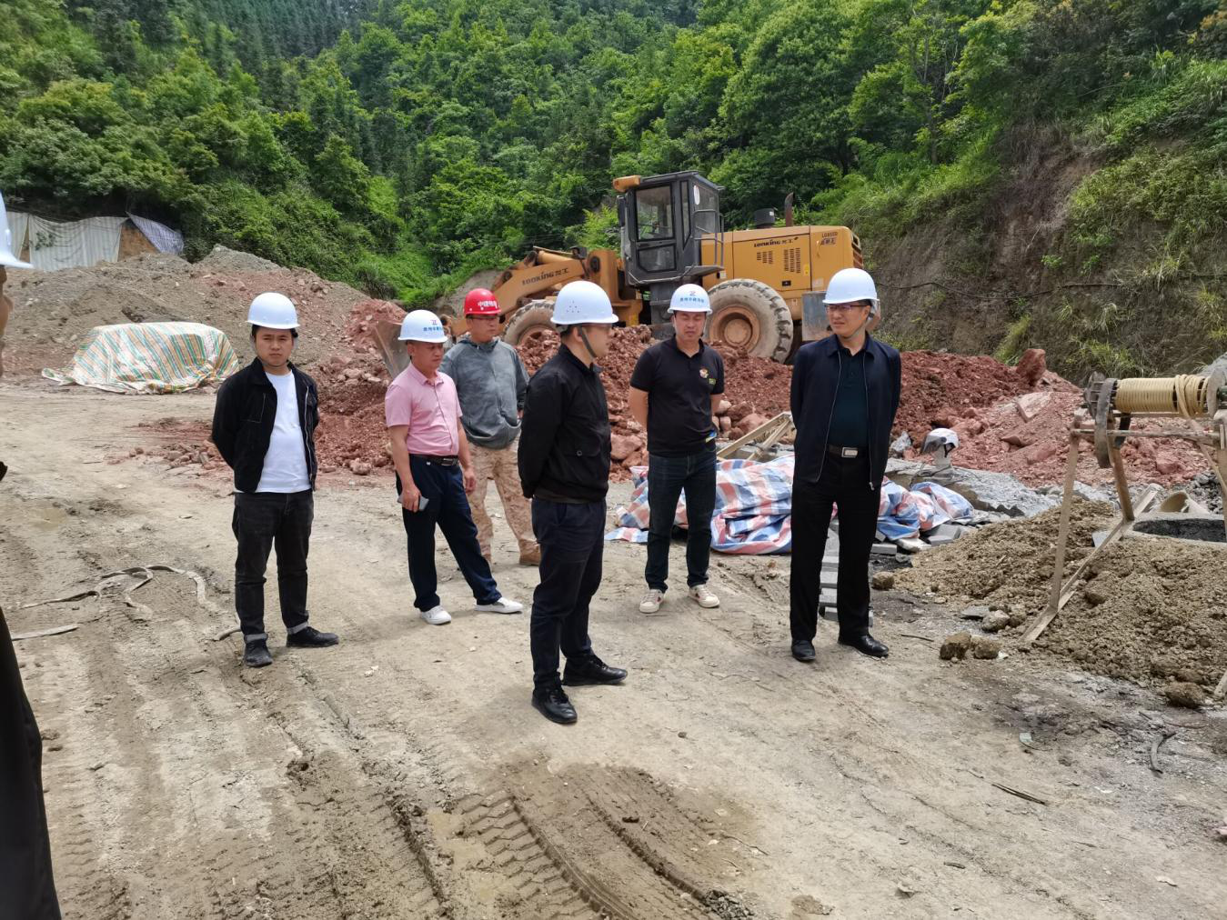何波总司理到榕江县城镇燃气项目调研 并开展省第十三次党代会和打造“桥头堡”实验意见文件精神宣传贯彻_黔东南州jbo竞博集团